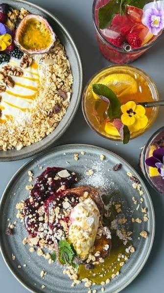 Granola bowl and brunch at Toast Coffee House